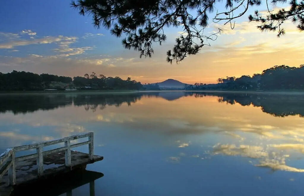 Hồ Xuân Hương – Viên ngọc bích quý giá giữa lòng Đà Lạt 31 Diện tích hồ Xuân Hương Đà Lạt là bao nhiêu?