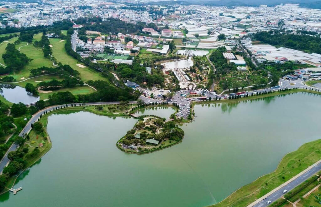 Hồ Xuân Hương – Viên ngọc bích quý giá giữa lòng Đà Lạt 30 Sự tích hồ Xuân Hương Đà Lạt