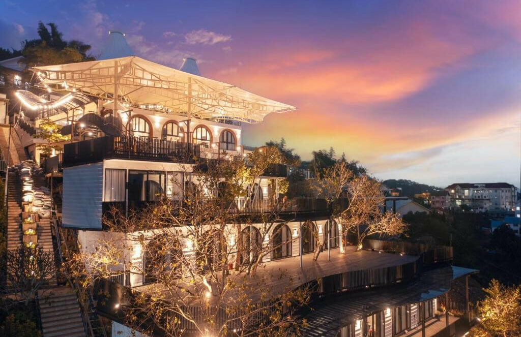 Hồ Xuân Hương – Viên ngọc bích quý giá giữa lòng Đà Lạt 50 Khách sạn HighTown