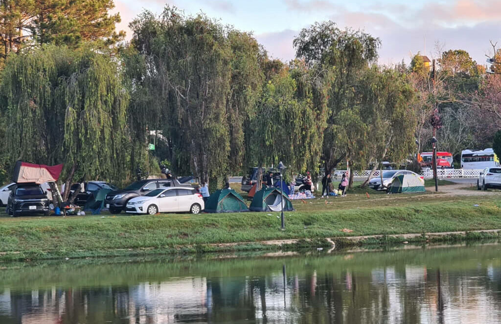 Hồ Xuân Hương – Viên ngọc bích quý giá giữa lòng Đà Lạt 41 Tổ chức buổi picnic